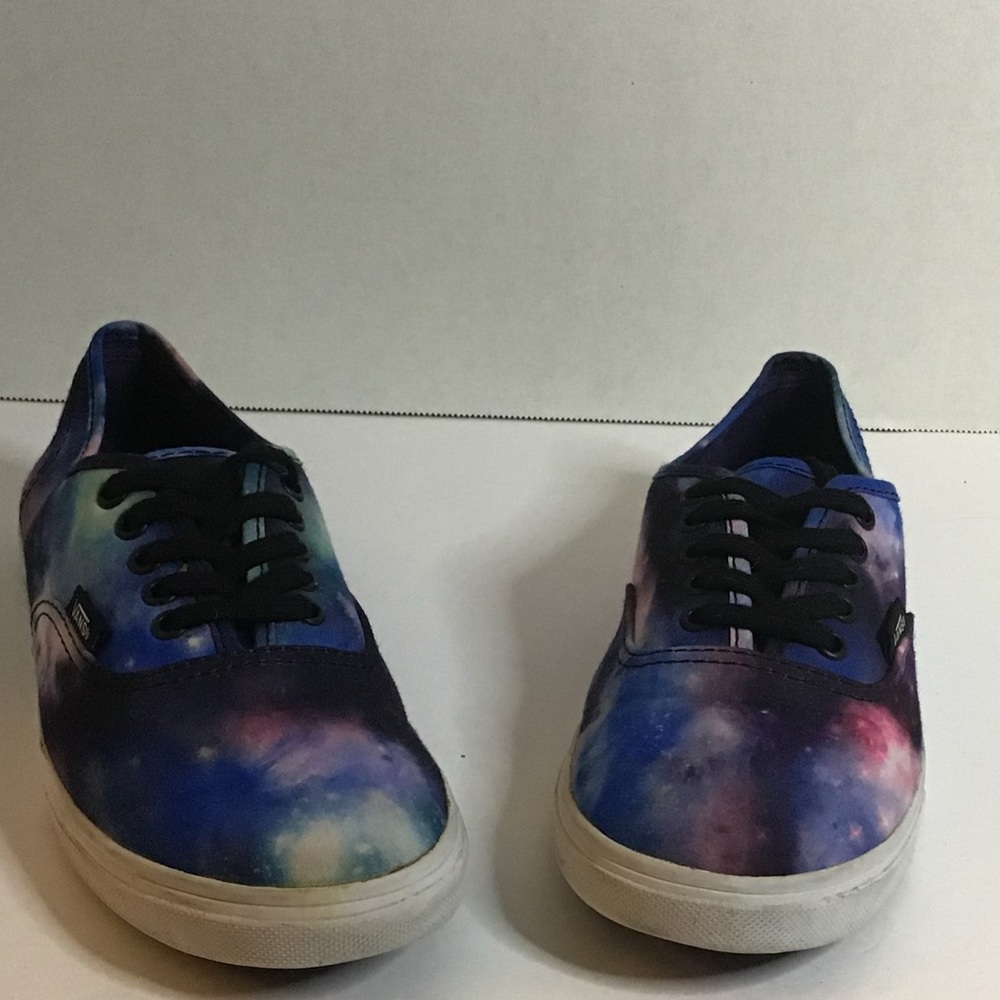 Vans space print lace up sneaker. 6.5 womens, 5 Mens